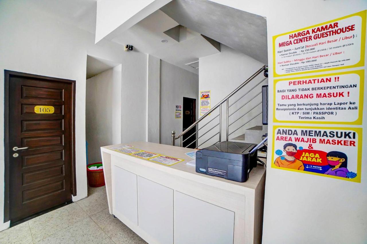 Oyo 91211 Mega Comfort Guest House Medan Eksteriør billede