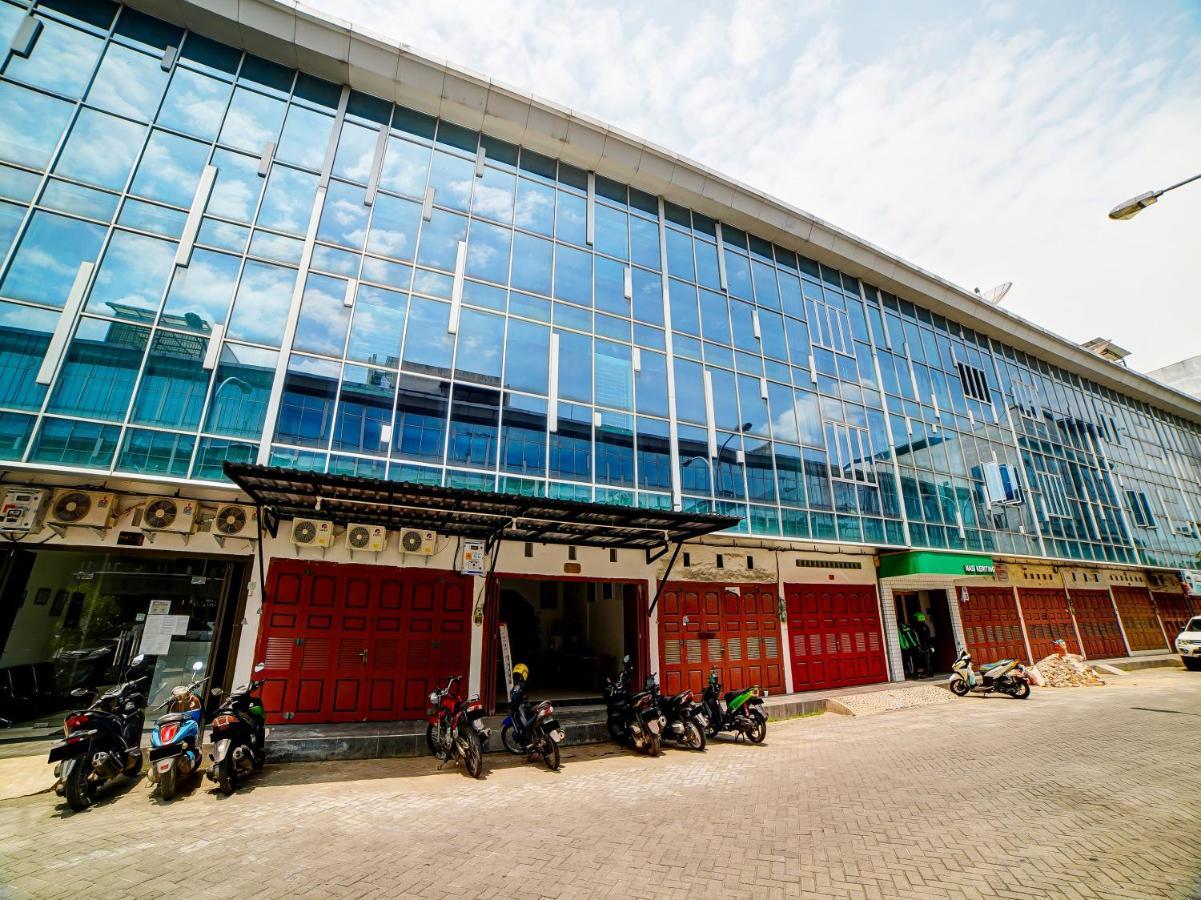 Oyo 91211 Mega Comfort Guest House Medan Eksteriør billede